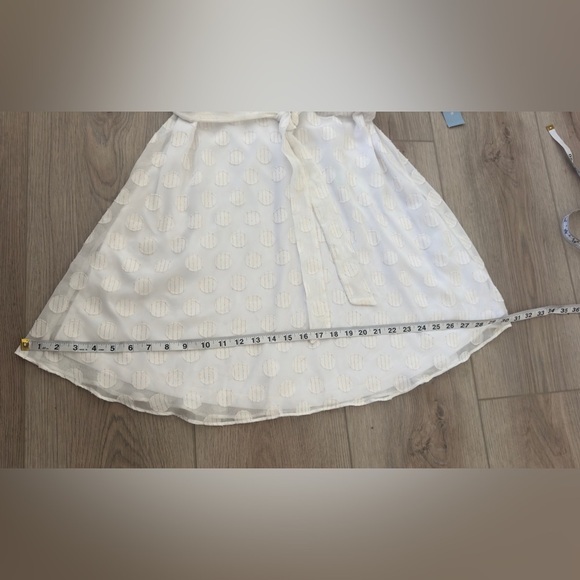 London Times White Flutter Sleeve Mini Dress 🤍 - Picture 6 of 11